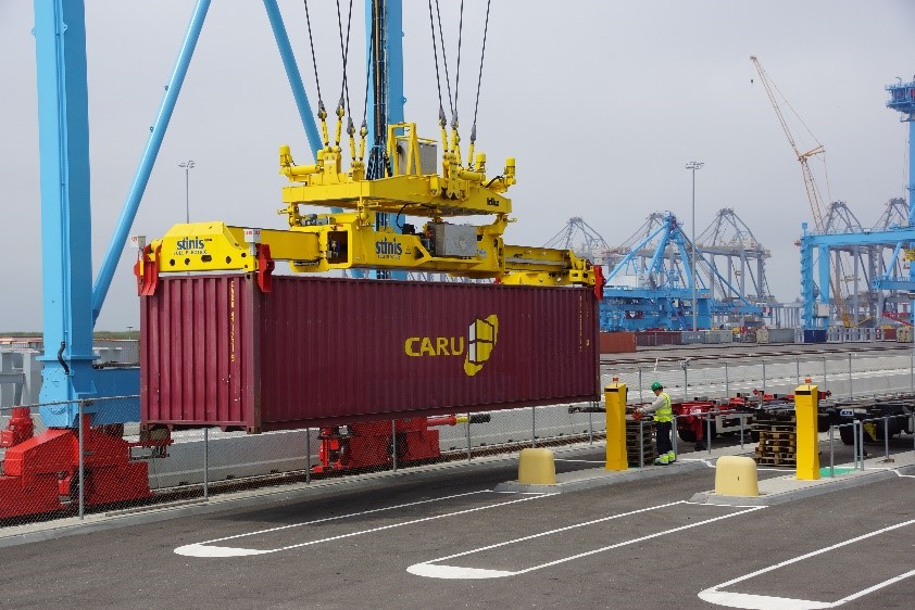 Monitoring the loading of goods